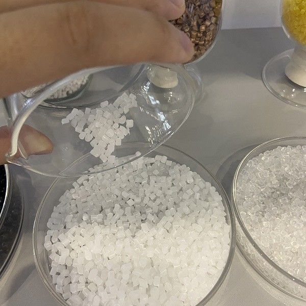 Density 1.2-1.4g/Cm3 Functional Masterbatch Pe Masterbatch PH Value 6-7